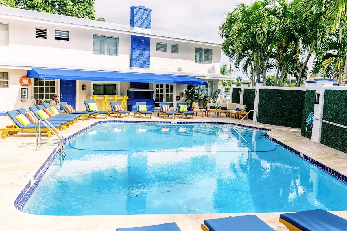 Casa Cordova Apartments By Lowkl