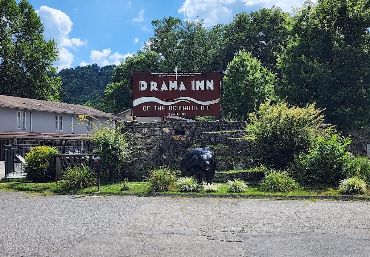 Drama Inn, Cherokee NC