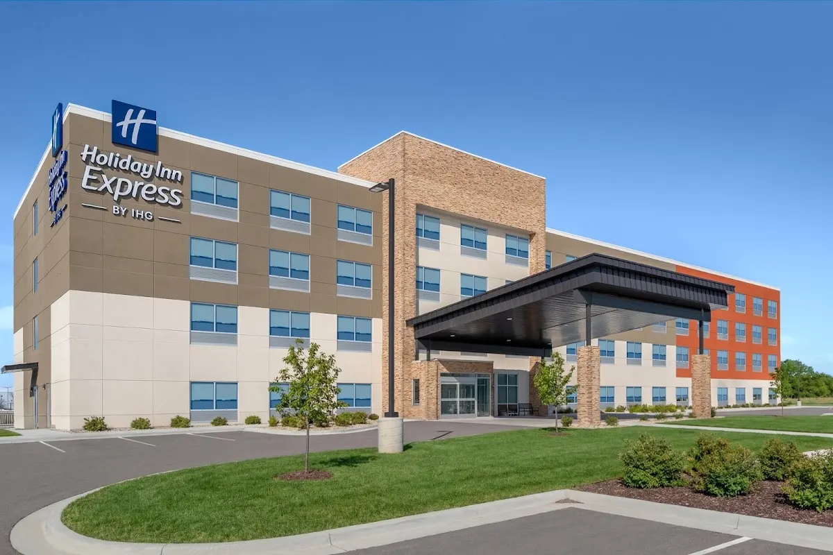 Holiday Inn Express & Suites Muncie Northwest by IHG