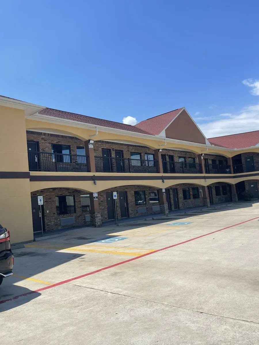 Regency Inn & Suites