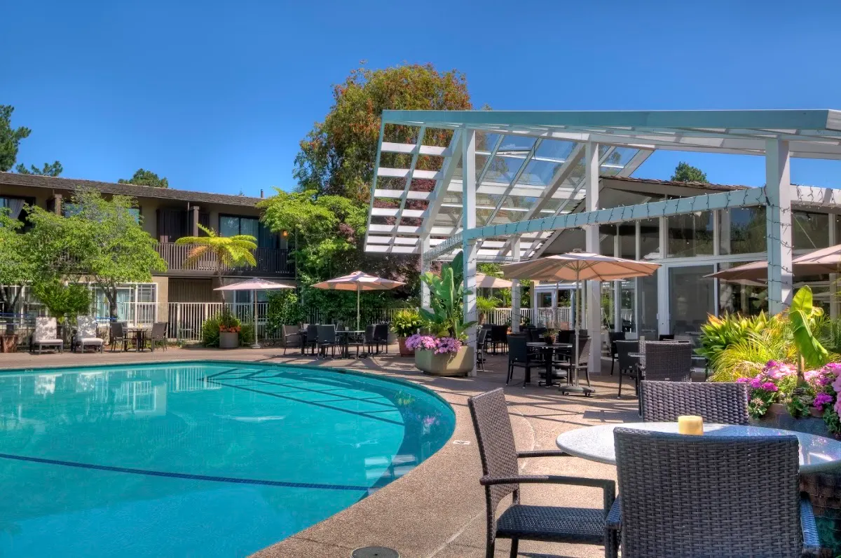 Dinah's Garden Hotel
