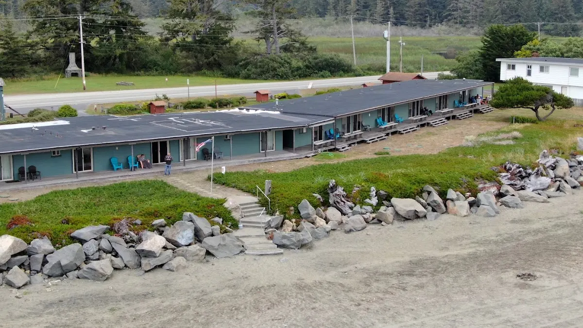 Crescent Beach Motel