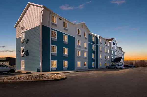 WoodSpring Suites