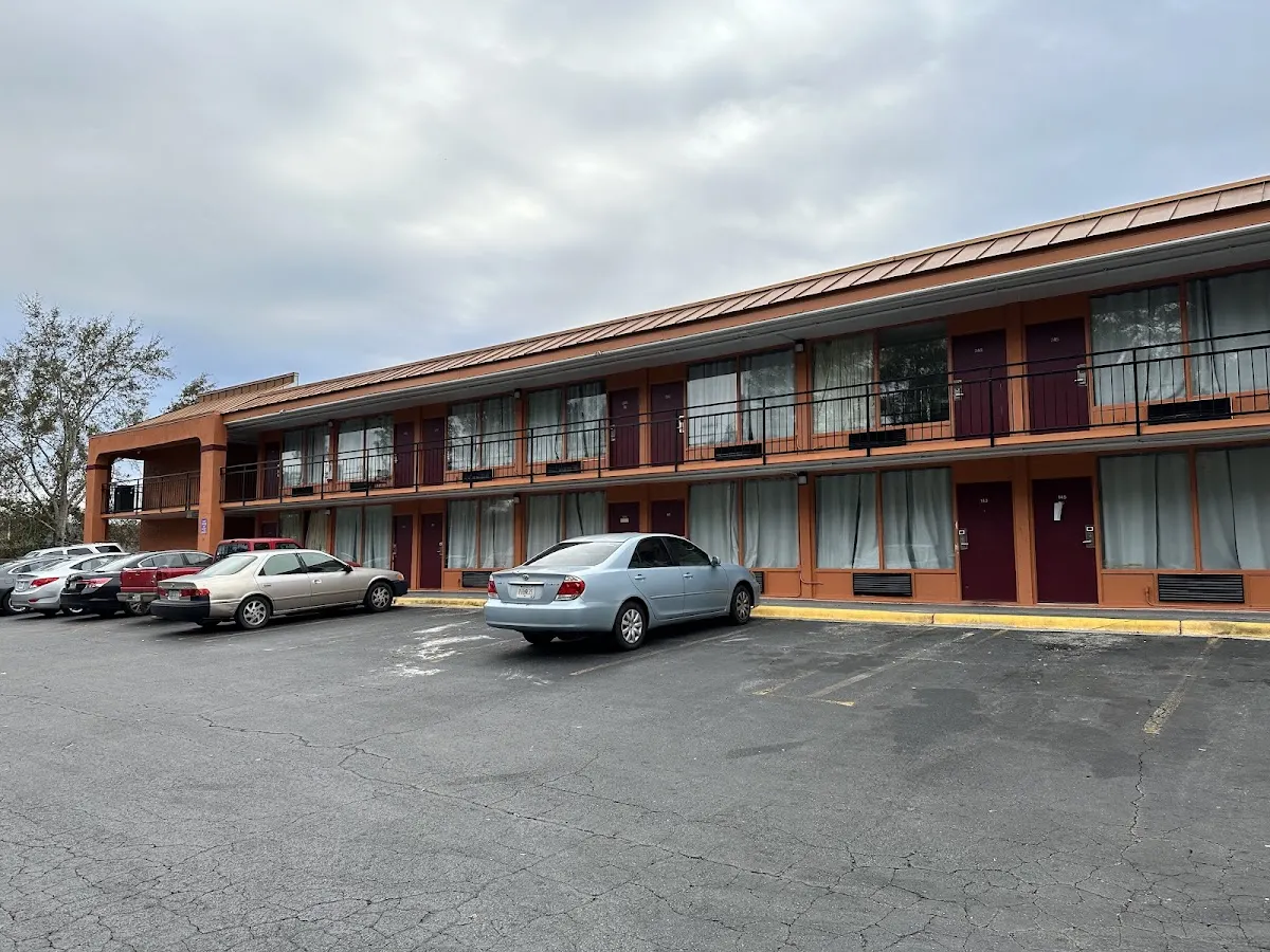 Studio Lodge Macon (Extended Stay)
