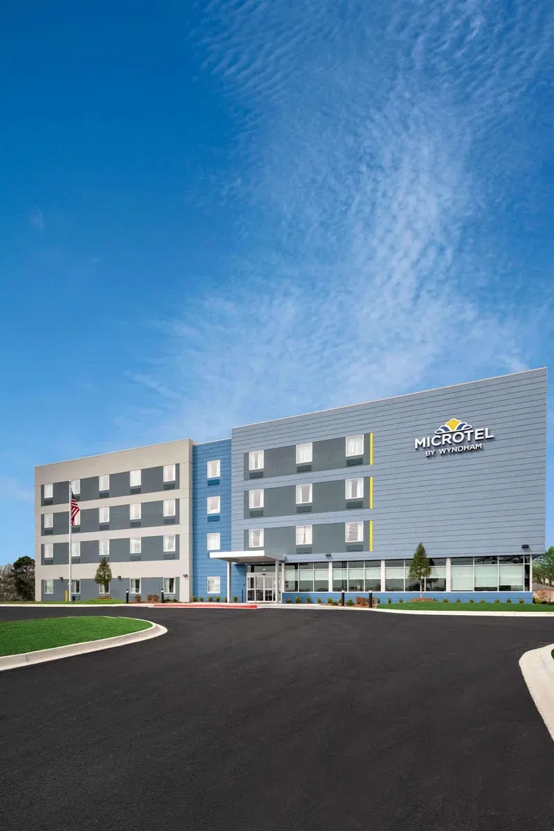 Microtel Inn & Suites by Wyndham Hot Springs
