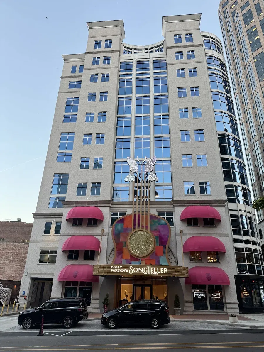 Dolly Parton's SongTeller Hotel