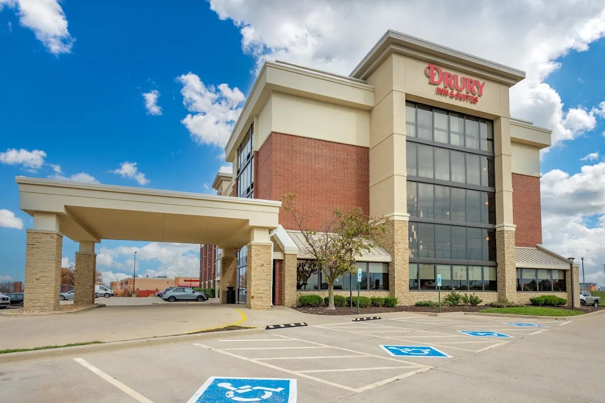 Drury Inn & Suites