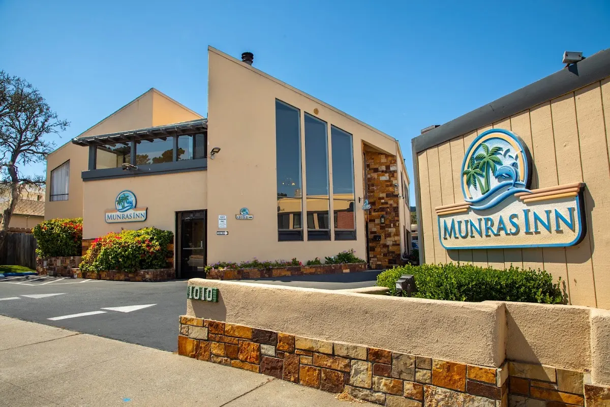 Munras Inn
