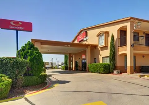 Super 8 by Wyndham Decatur TX