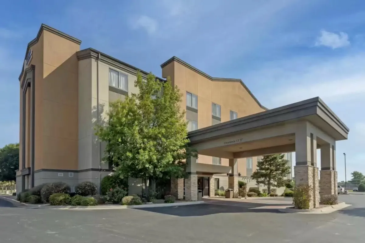 Holiday Inn Express & Suites Weatherford by IHG