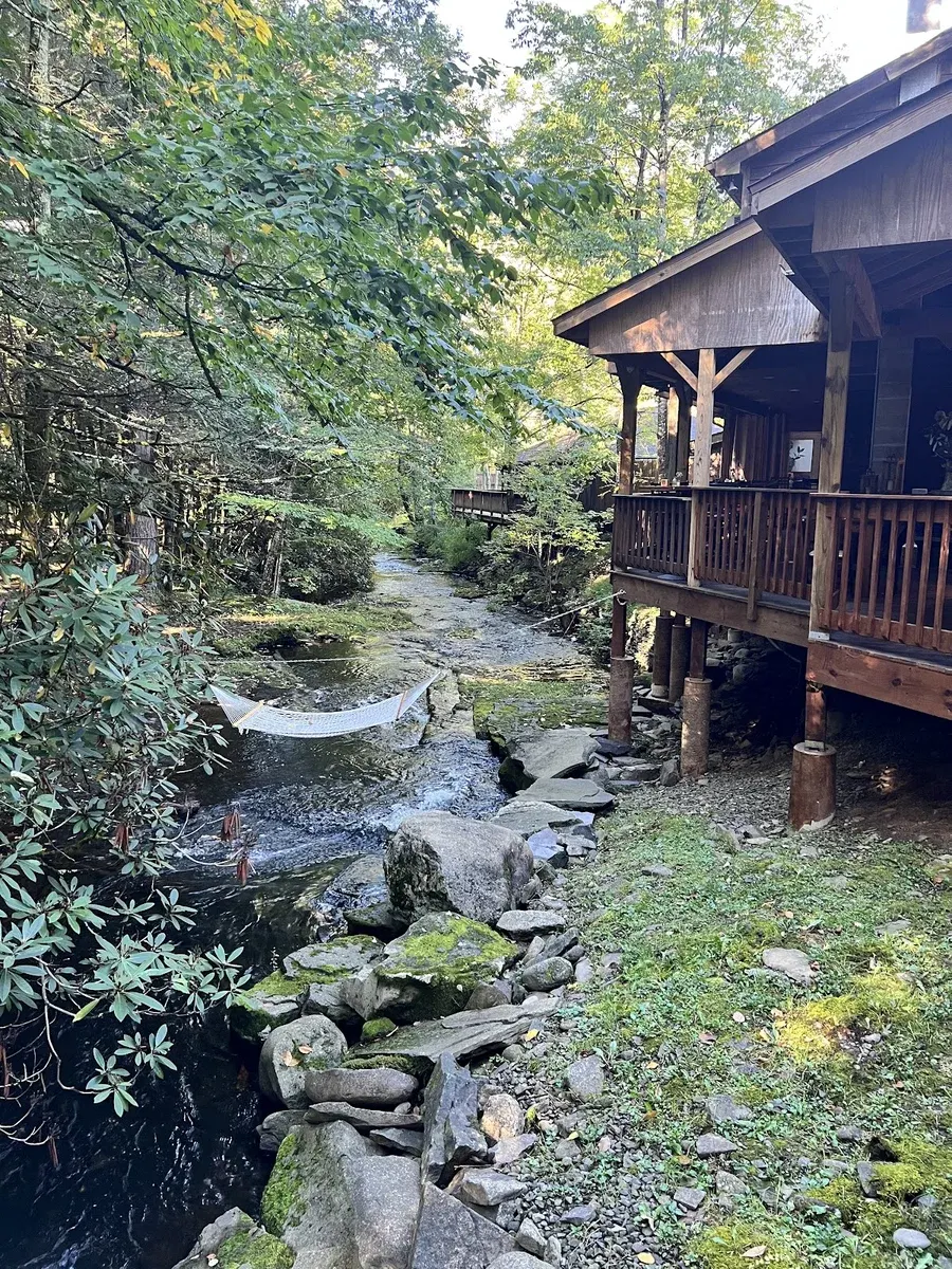 Magnolia Streamside Resort | Family Pocono Resort | Couples Resort Poconos | Wedding & Event Venue