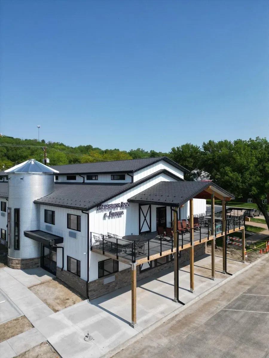 Hamburg Inn & Suites