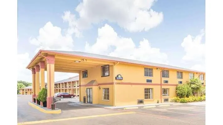 Executive Inn & Suites Marshall