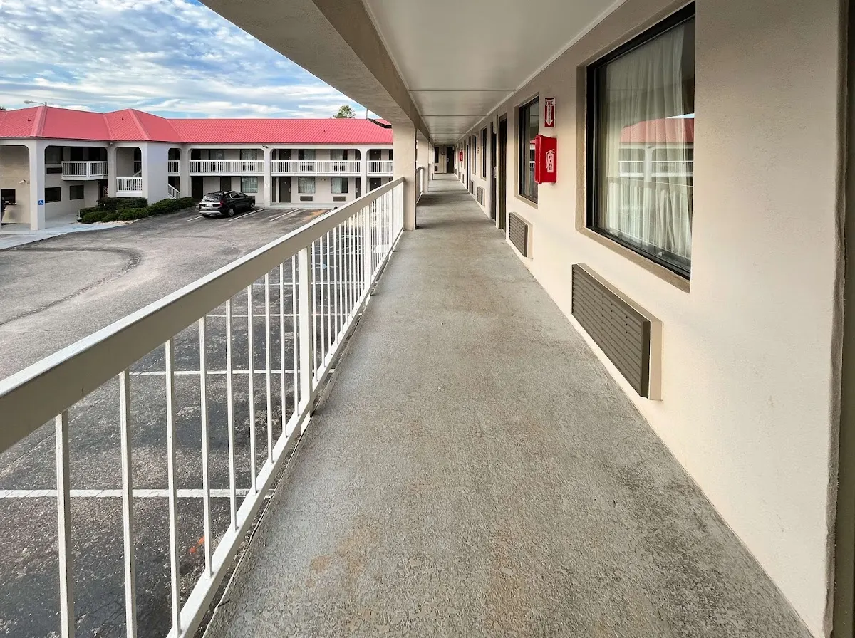 Motel 6 Abbeville, AL