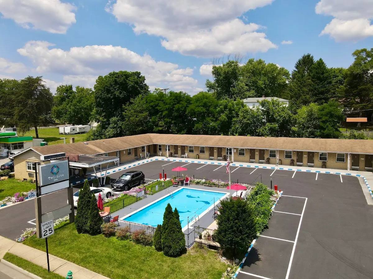 Twi-Lite Inn