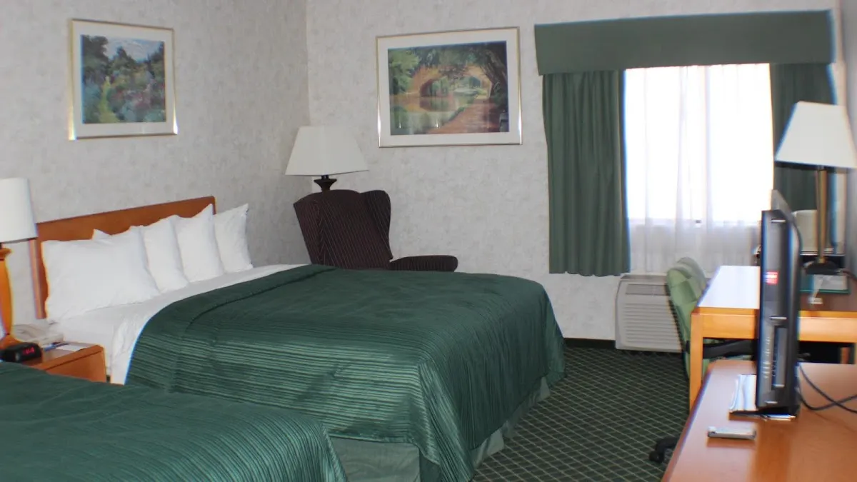 All Seasons Inn & Suites Smithfield Providence