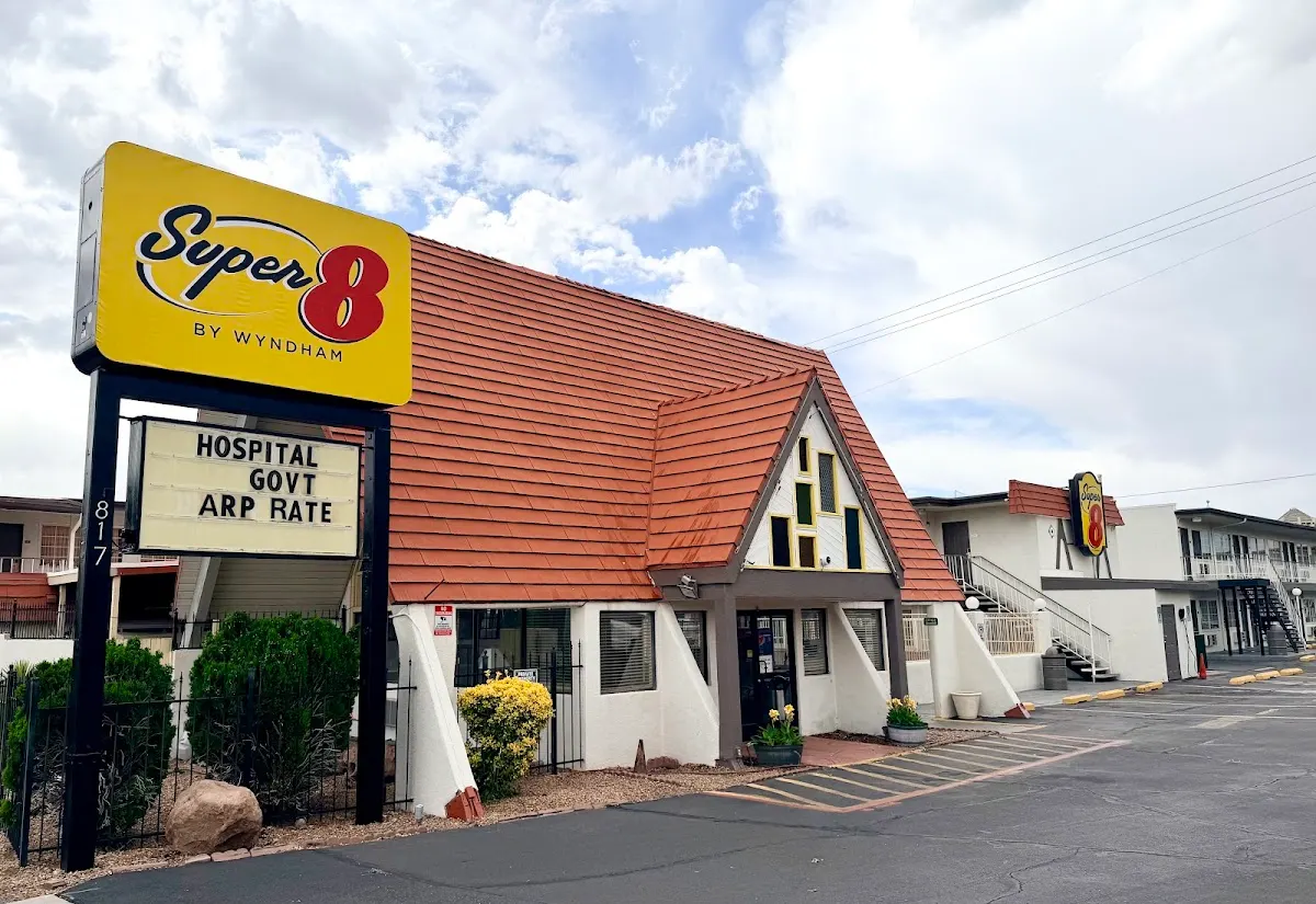 Super 8 by Wyndham Albuquerque Downtown