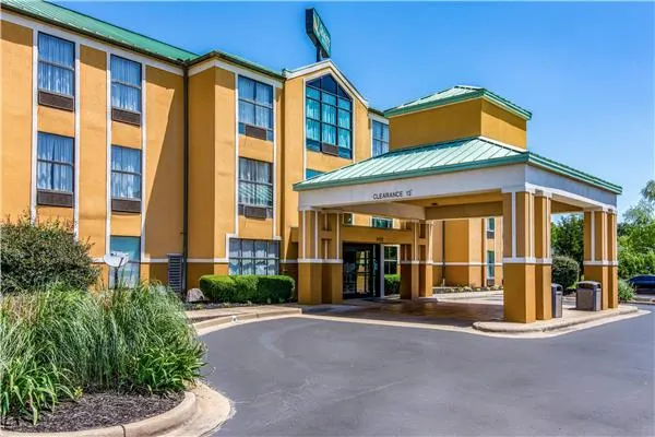 Quality Suites Maumelle - Little Rock Northwest