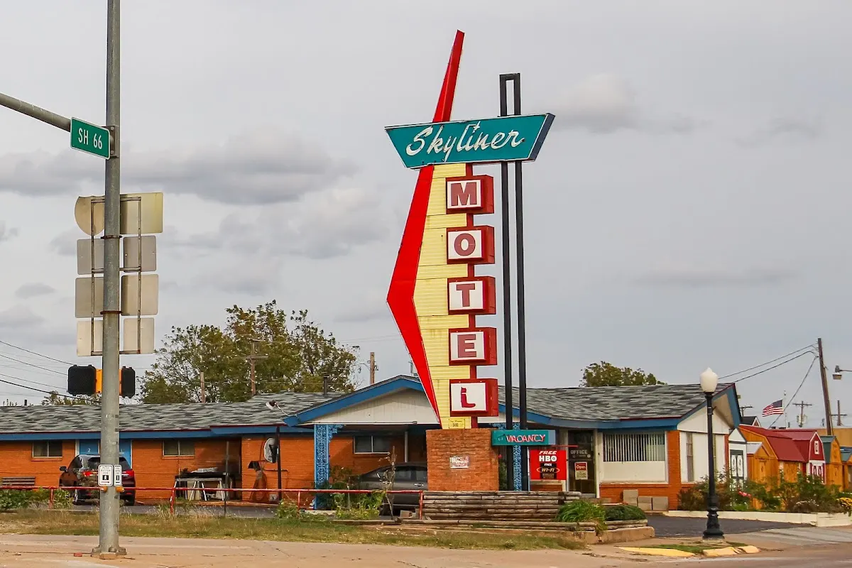 Skyliner Motel