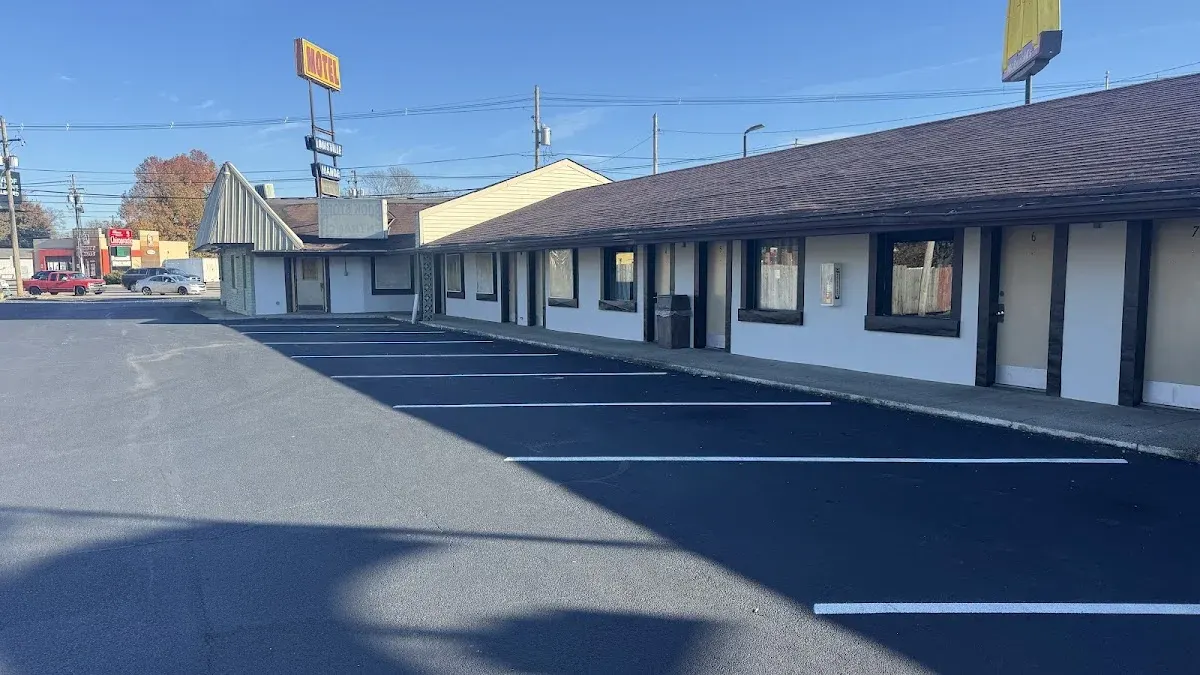 Louisville Manor Motel