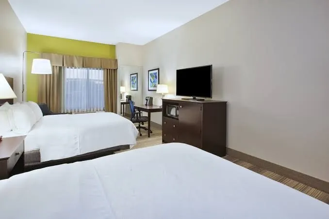 Holiday Inn Express & Suites Niles, an IHG Hotel