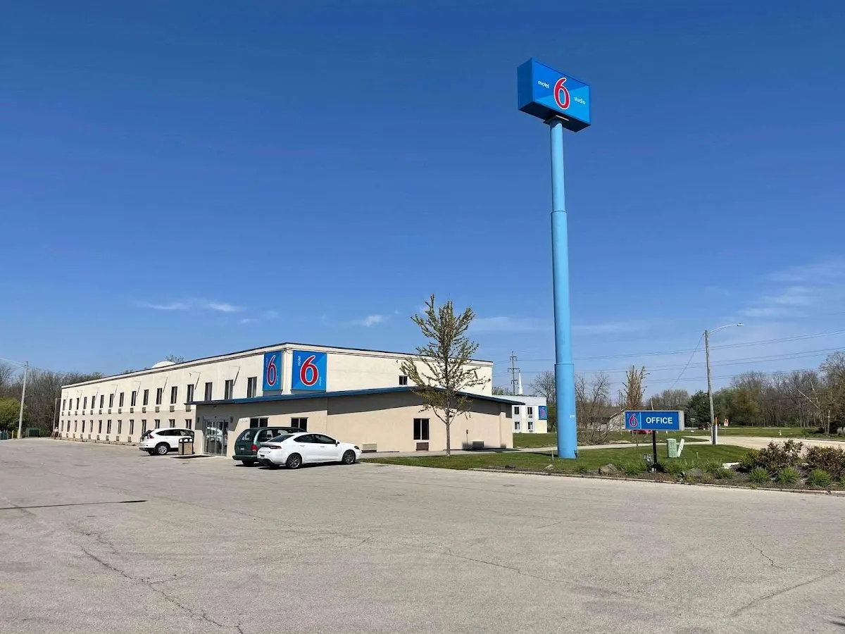 Studio 6 Peoria, IL