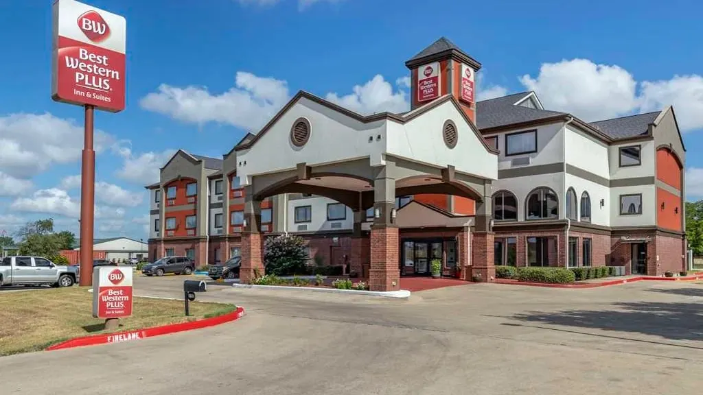 Best Western Plus Victoria Inn & Suites