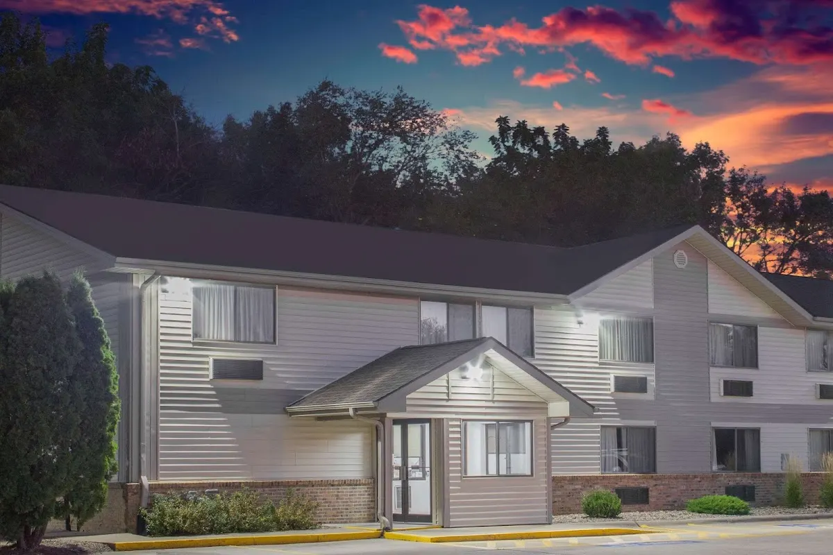 Super 8 by Wyndham Independence