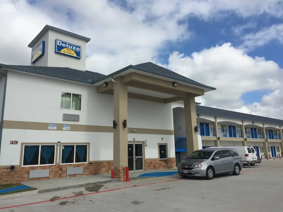 Deluxe Inn