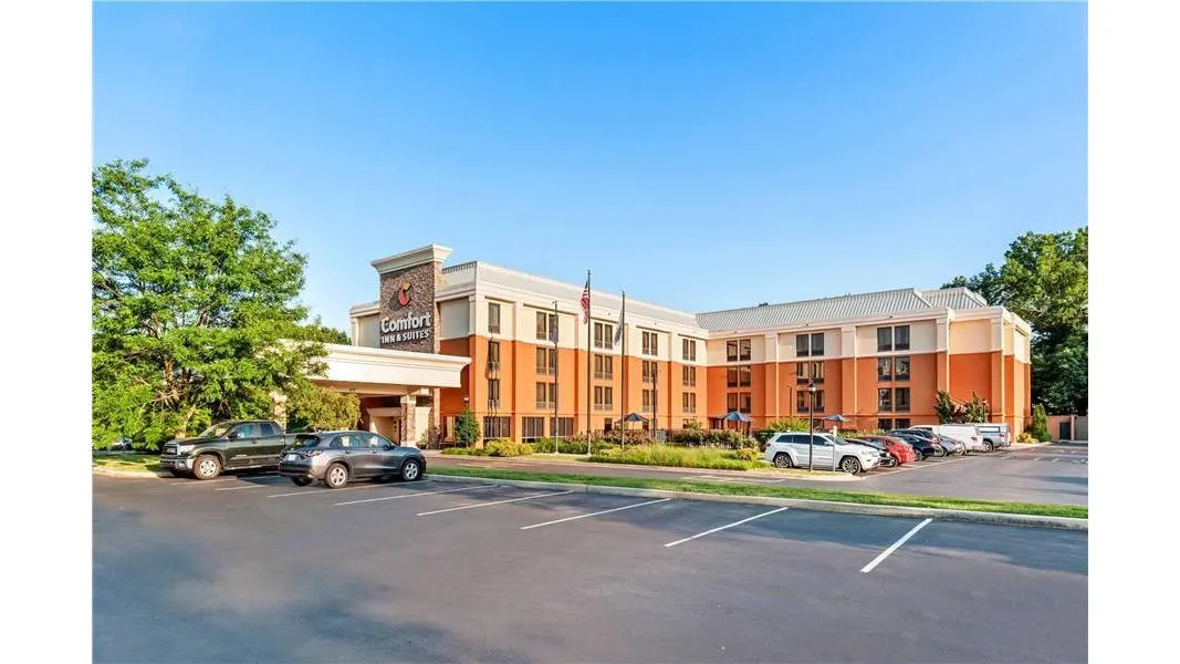 Comfort Inn & Suites Newark - Wilmington