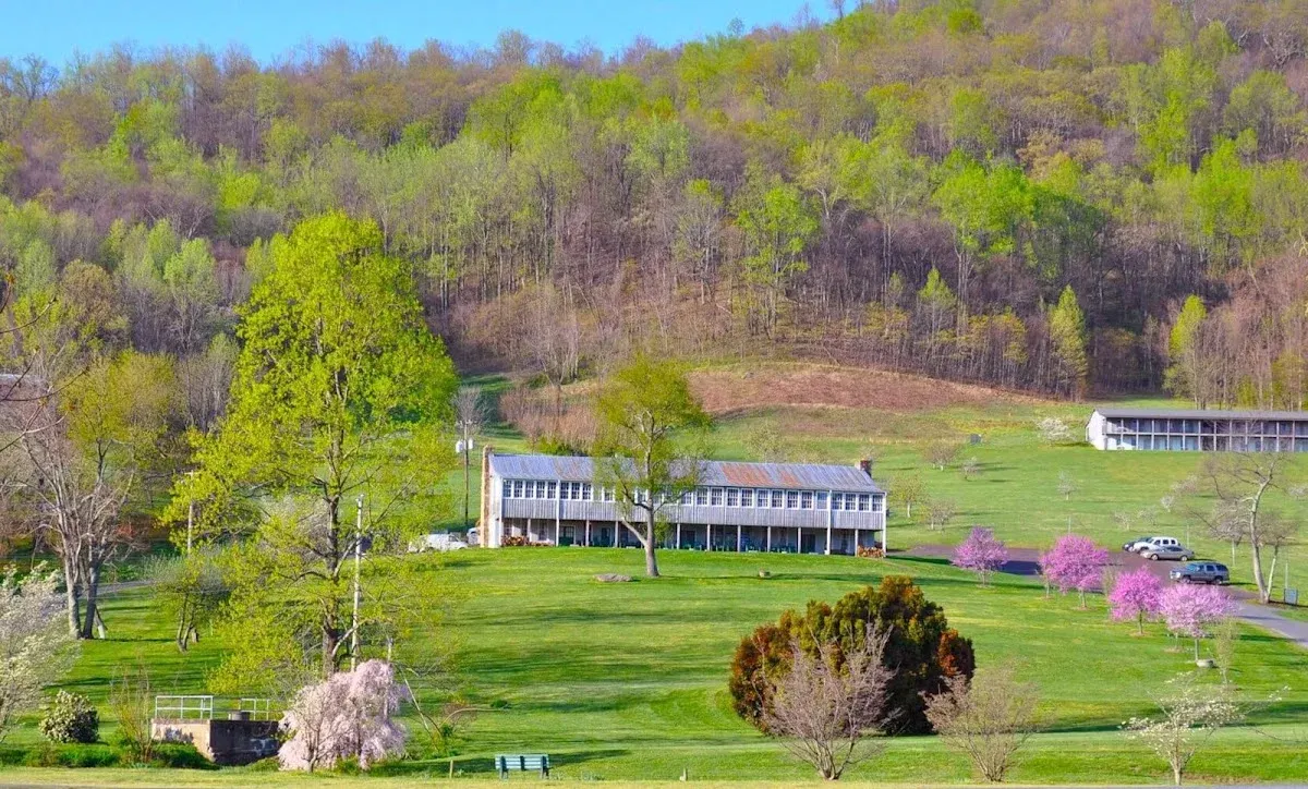 Graves Mountain Farm & Lodges