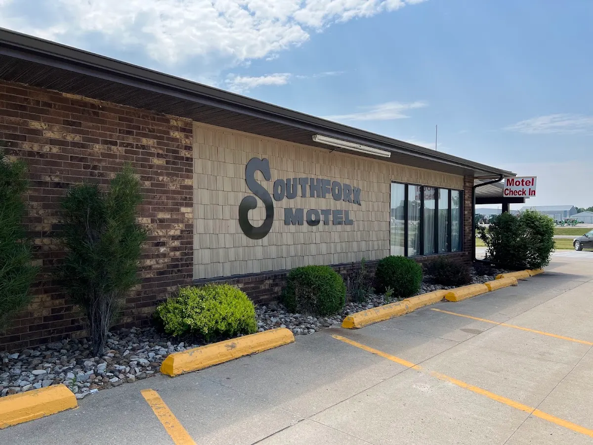Southfork Motel & Grill