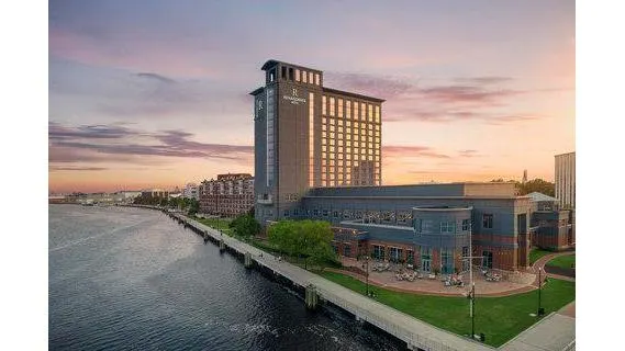 Renaissance Portsmouth-Norfolk Waterfront Hotel