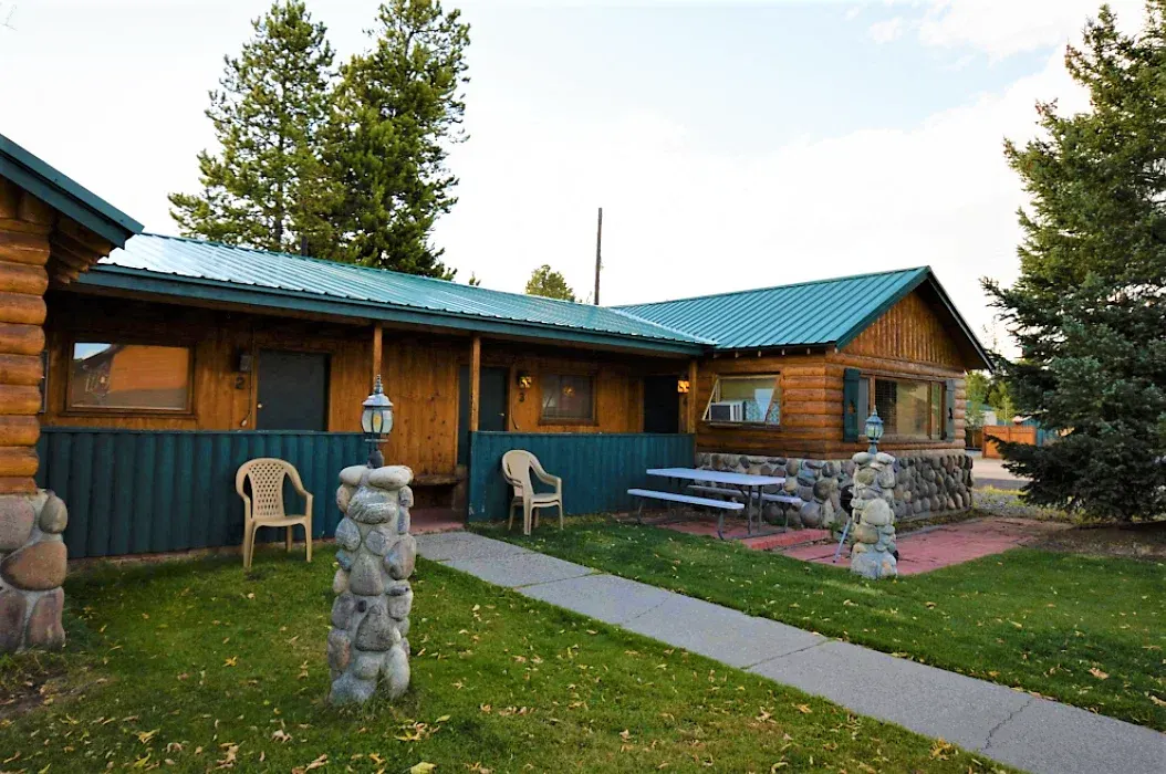 Yellowstone Inn