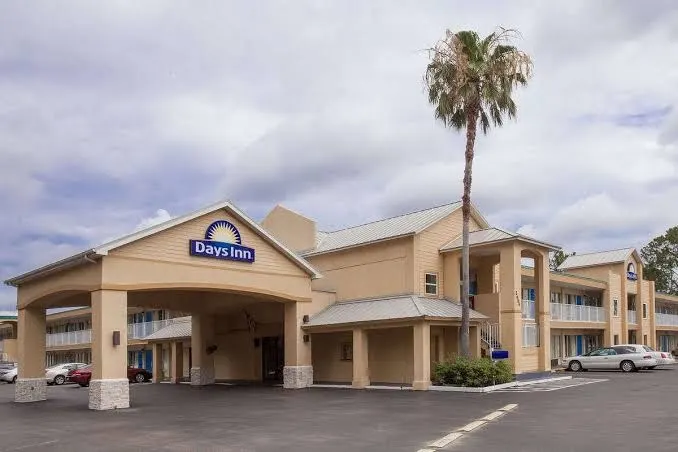 Econolodge / Suburban Studios Daytona Beach Speedway