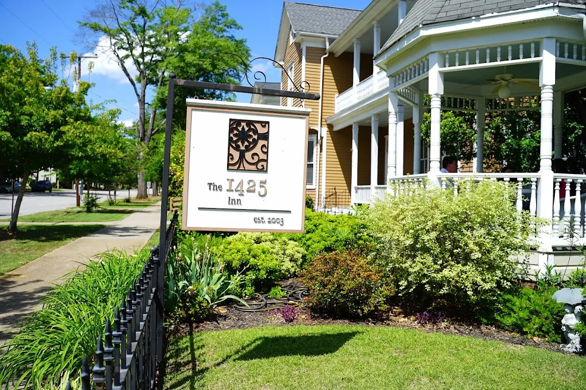 1425 Inn