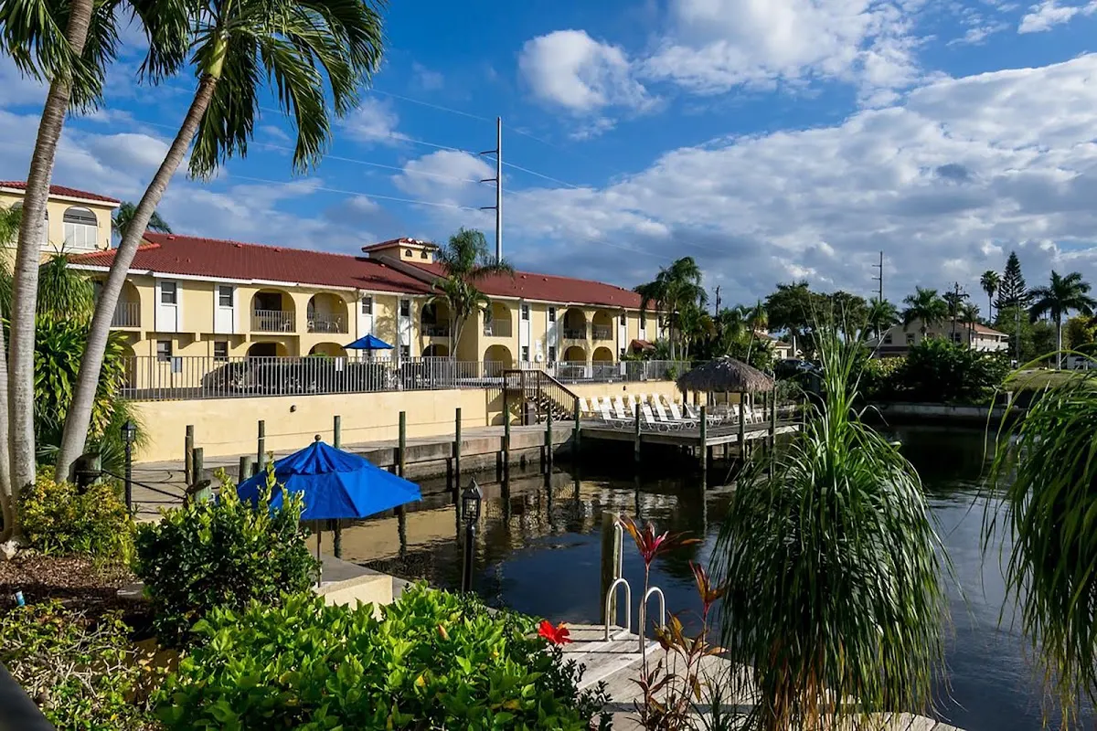 OYO Waterfront Hotel- Cape Coral/Fort Myers, FL