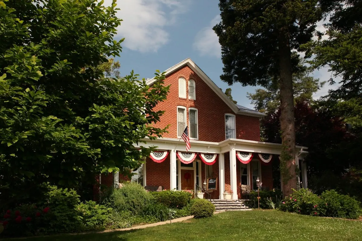 South Court Inn Bed & Breakfast