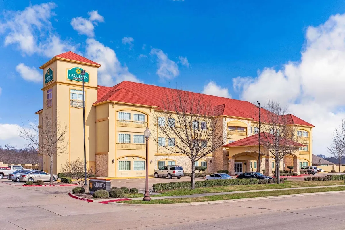 La Quinta Inn & Suites by Wyndham Ennis
