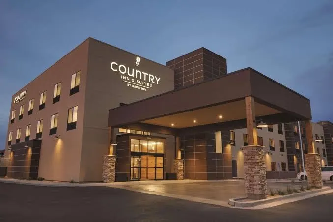 Fairfield by Marriott Inn & Suites Page