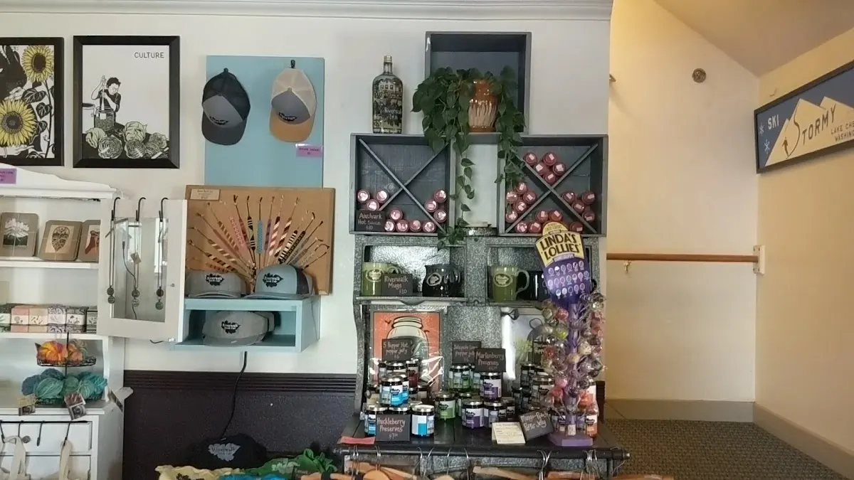 Riverwalk Inn & Cafe