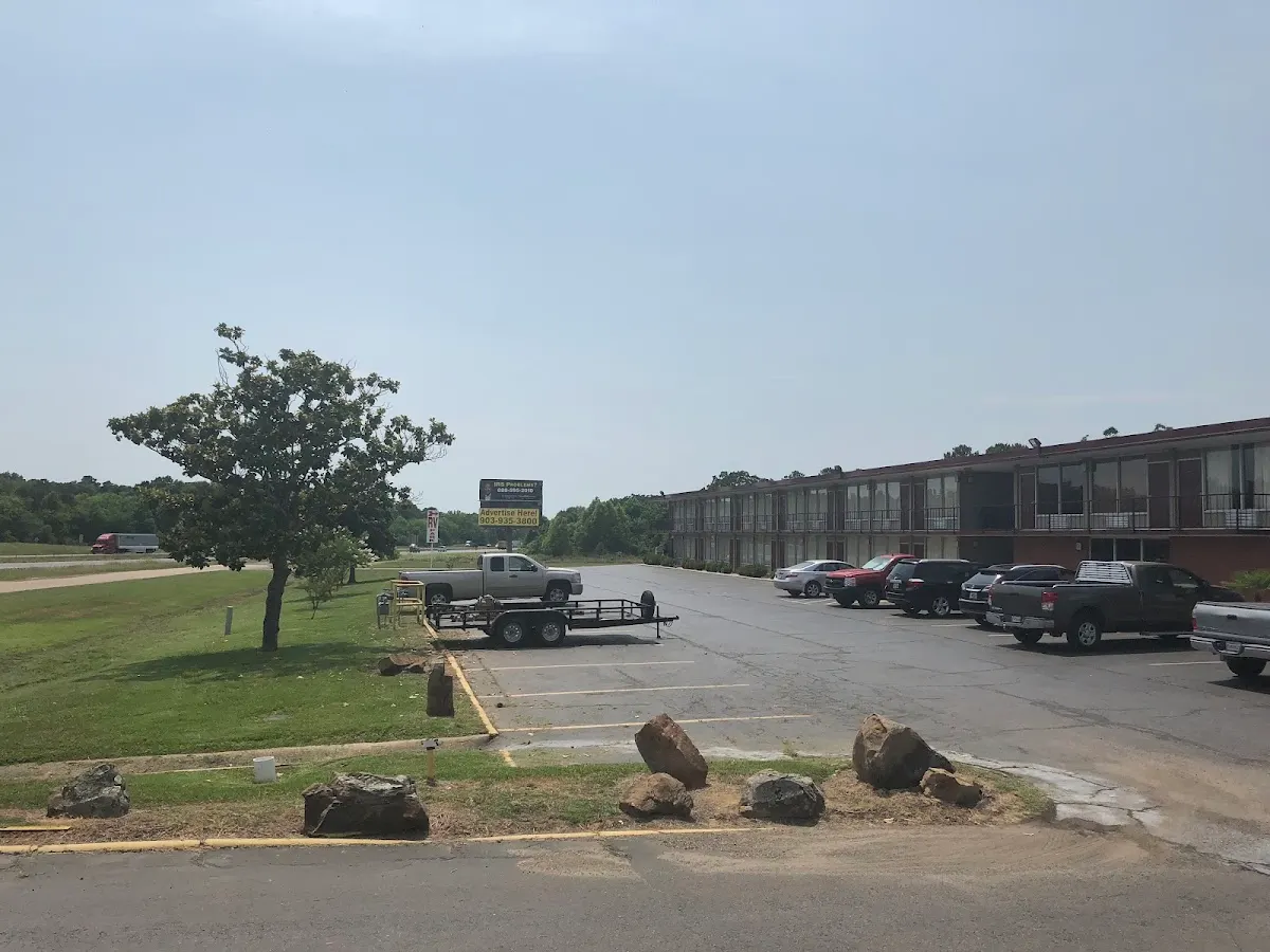 Mid Continent Inn