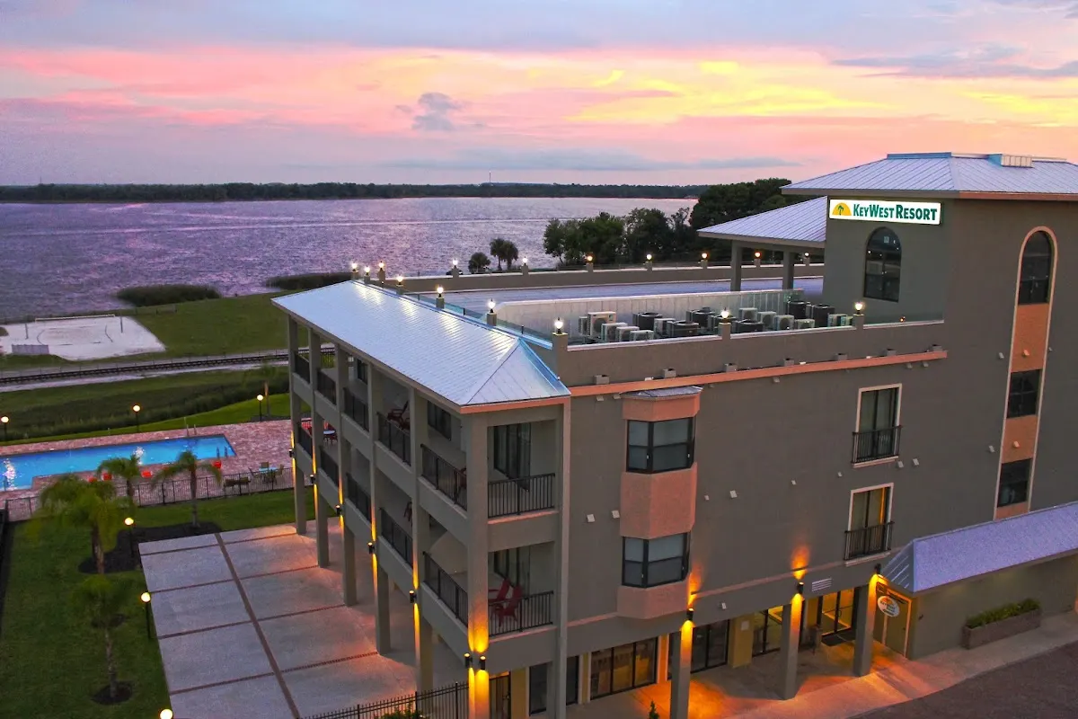 Citrus On the Lake Boutique Hotel