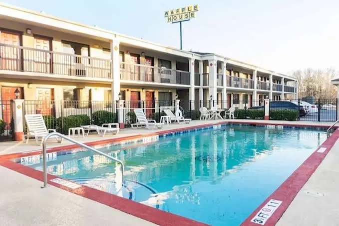 Garden Inn Adairsville