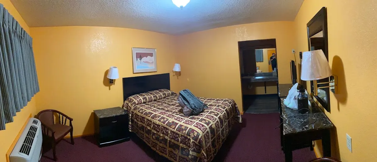 Pratt Budget Inn