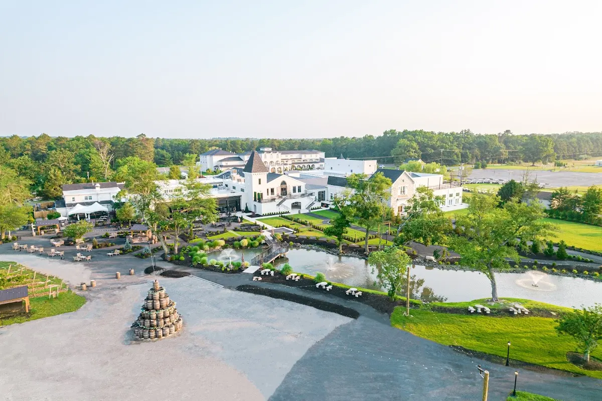 Renault Winery & Resort