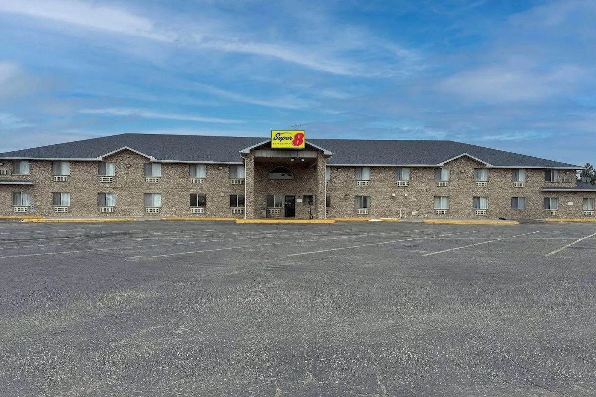 Super 8 by Wyndham Cozad