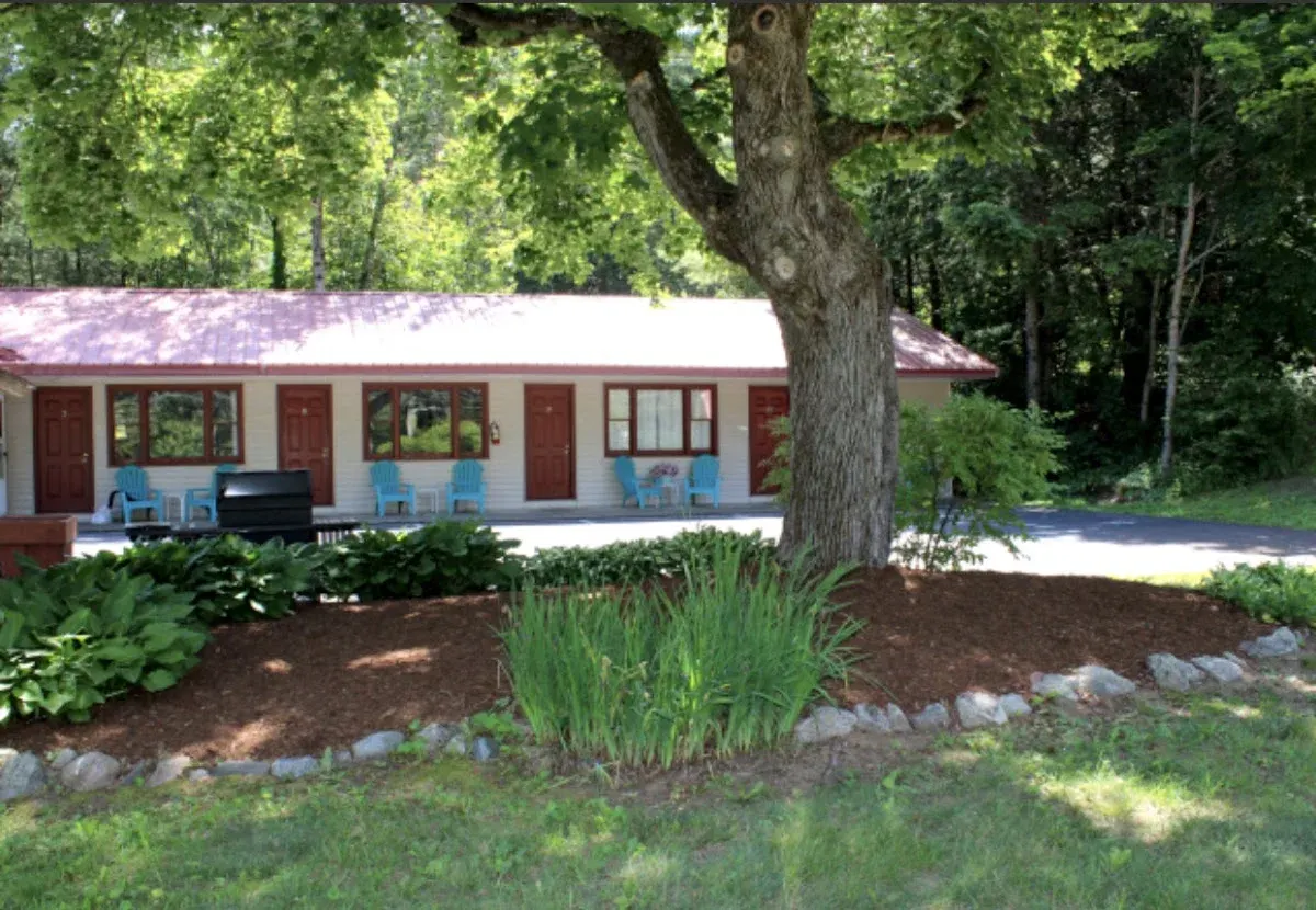 Luzerne Court Motel