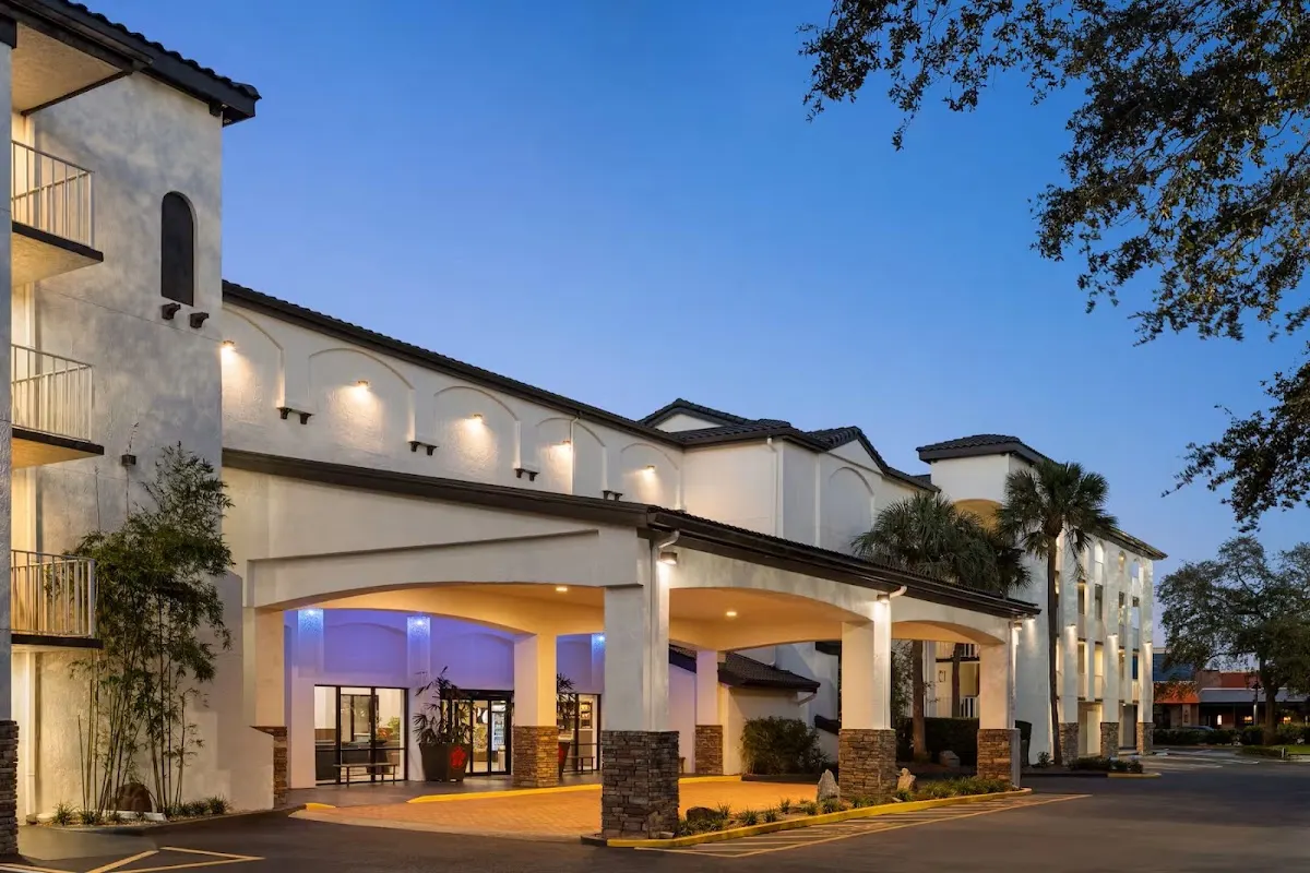 Mai Hana Hotel & Suites I Drive- Theme Parks