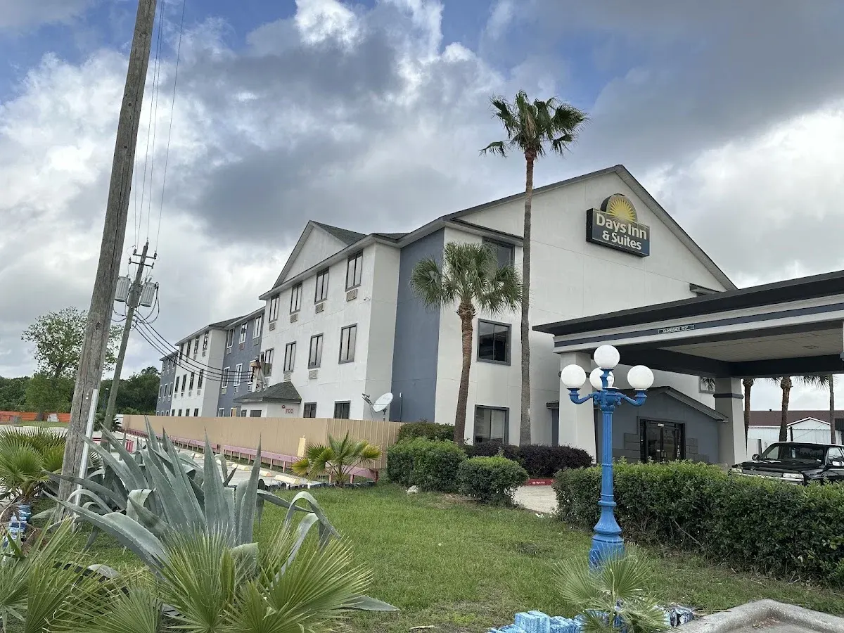 Days Inn & Suites by Wyndham Houston North/Aldine